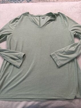 Lands End Womens Relaxed Long Sleeve V-Neck T-Shirt Green Sz L E27